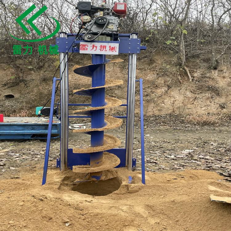 螺旋式管樁芯掏土機(jī)具自動(dòng)清泥一旋即成